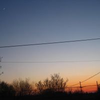 Sunset in Timmins With Moon, Тимминс