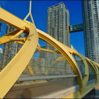 Puente De Luz,  $8 million pedestrian bridge, December 2012. Parade Condominiums - architects: Kohn Pedersen Fox Associates, Торонто