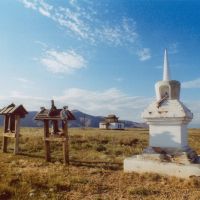 Buddhist stupa, prayer wheels and temple Tubden Chojkhorling, Кызыл Туу