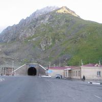 Tunnel entrance at Teo-Ashuu pass, Мин-Куш