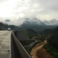 京珠高速靠椅山隧道口, Аксу