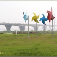 汉口江滩二期——长江二桥头附近的五色风车！, Ухань