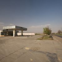 Gas Station, Венчоу