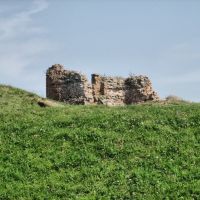 Руины из-за холма, Новогрудок