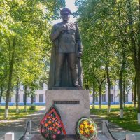Помнік Азі Асланаву (Monument Hazi Aslanov), Вилейка