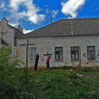 The house near the church in Smaliavičy, Смолевичи