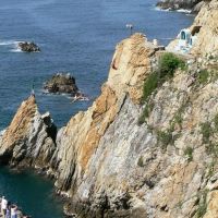 Cliff Diving, can you find the two divers in air?, Акапулько