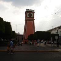 Reloj en plaza Miguel Hidalgo, Ирапуато