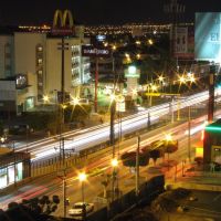 Vista de López Mateos desde el Hotel Real Azteca por la Noche, Леон (де лос Альдамас)