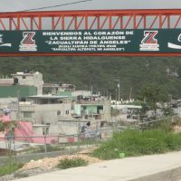 Nuevo puente peatonal, Zacualtipan, Hidalgo, Иксмикуилпан