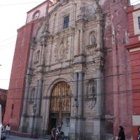 Iglesia sobre Av. Morelos, Куэрнавака