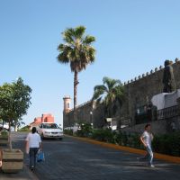 Cuernavaca: Palacio Cortéz con el "Morelote", Куэрнавака