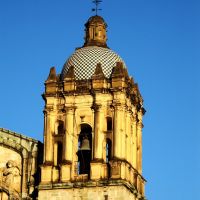 Uno de los campanarios de Santo Domingo, Оаксака (де Хуарес)