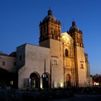 Iglesia de Santo Domingo de Guzman al Atardecer, Хуахуапан-де-Леон