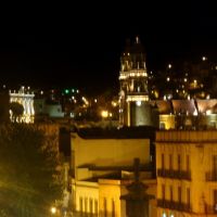 Vista desde la Av. Gonzalez Ortega por la noche, Закатекас