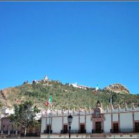 Cerro de la Bufa, desde la Plaza de Armas de Zacatecas, Сомбререт