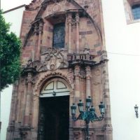 puerta de la iglesia, Атотонилко