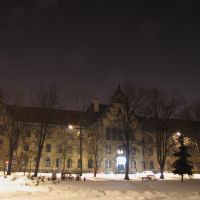 Inowrocław - skwer Obrońców Inowrocławia i budynek Sądu Rejonowego z1901r przy ul. G. Narutowicza, Иновроцлав