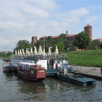 Krakow, Wawel castle from Wisla, Краков