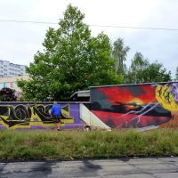 i to jest to...artyści niepokorni na rzecz...miasta,ściany garaży od strony torów kolejowych przy ul.Drzewieckiego., Мелец
