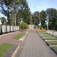 aleja na cmentarzu, Бельск Подласки