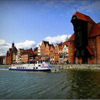 Gdańsk..Żuraw - najstarszy zachowany dźwig portowy w Europie . Zbudowany w latach 1442 - 1444. [ks], Гданьск