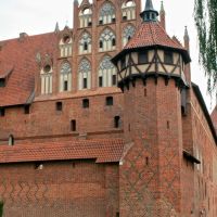 Castle in Marienburg (Malbork) - middle castle guard tower, Мальборк