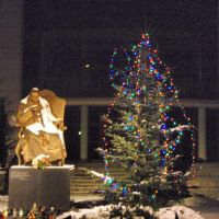 John Paul II Statue and a christmas tree in 2008, Белско-Бяла