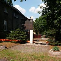 Pomnik przy ul. Powstańców (monument at Powstańców st.), Мысловице