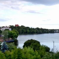 widok z okna wagonu kolejowego... Iława - jezioro Jeziorak, Илава