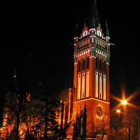 Kościół Najświętszego Serca Pana Jezusa w Olsztynie Nocą, Ольштын