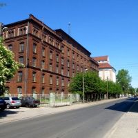 Leszno : Przemysłowa - widok na dawny budynek Zakładów Młynarskich, Лешно