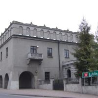 Przebudowany zamek z XIV wieku w Opocznie, Опочно