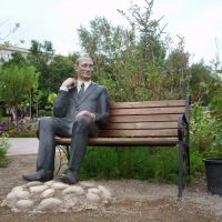 Sculpture of Vladimir Putin in park "Gardens of Dreams", Абакан