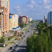 Вид на улицу 60 лет Октября с колеса обозрения, Нижневартовск