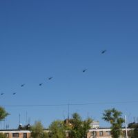 Эскадрилья вертолетов над магазином "Магнит", Нариманов