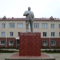 Памятник В. И. Ленину на центральной площади посёлка Ивня, Ивня