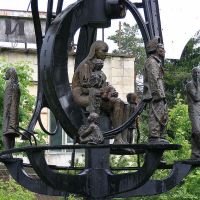 Монумент в честь 50-летия завода и посвящён трудовому подвигу и жизни вербовчан., Вербовский