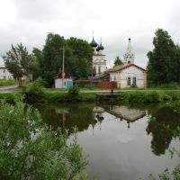 Белозерск. Канал Клейнмихеля и старинная церковь., Белозерск