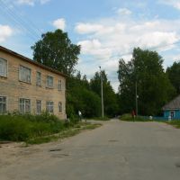 ул. Клочихина, 13 (дом слева), Тотьма