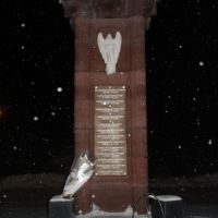 новый памятник возле церкви, Богородск