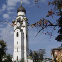 Церковь-колокольня Воскресения Христова. С 1947 года —  Успения Матери Божией, Большереченск