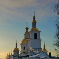 Казанская церковь в первых лучах солнца, Дивеево