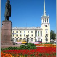 Lenin Square  Памятник Ленину + цветы, Ангарск
