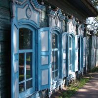 Дом со ставенками на улице Коммунистической, Нижнеудинск