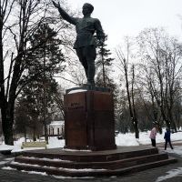 Нальчик. Памятник Беталу Калмыкову, Нальчик