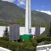 Тырныауз. Памятник солдатам, погибшим во время Великой Отечественной войны, Тырныауз