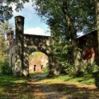 Ворота замка Гердауэн / Gate to castle Gerdauen, Железнодорожный