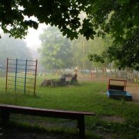 Игровая площадка детского сада рано утром, Знаменск