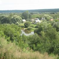 Вид со стороны "древнего города" на окружающую территорию, в низу протекает река Жиздра., Козельск